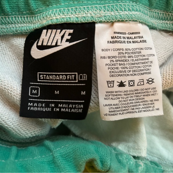 Girls Medium Nike Shorts Mint - Picture 4 of 4